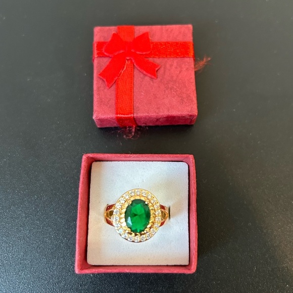 14 KT gold plated green ring - Picture 2 of 6
